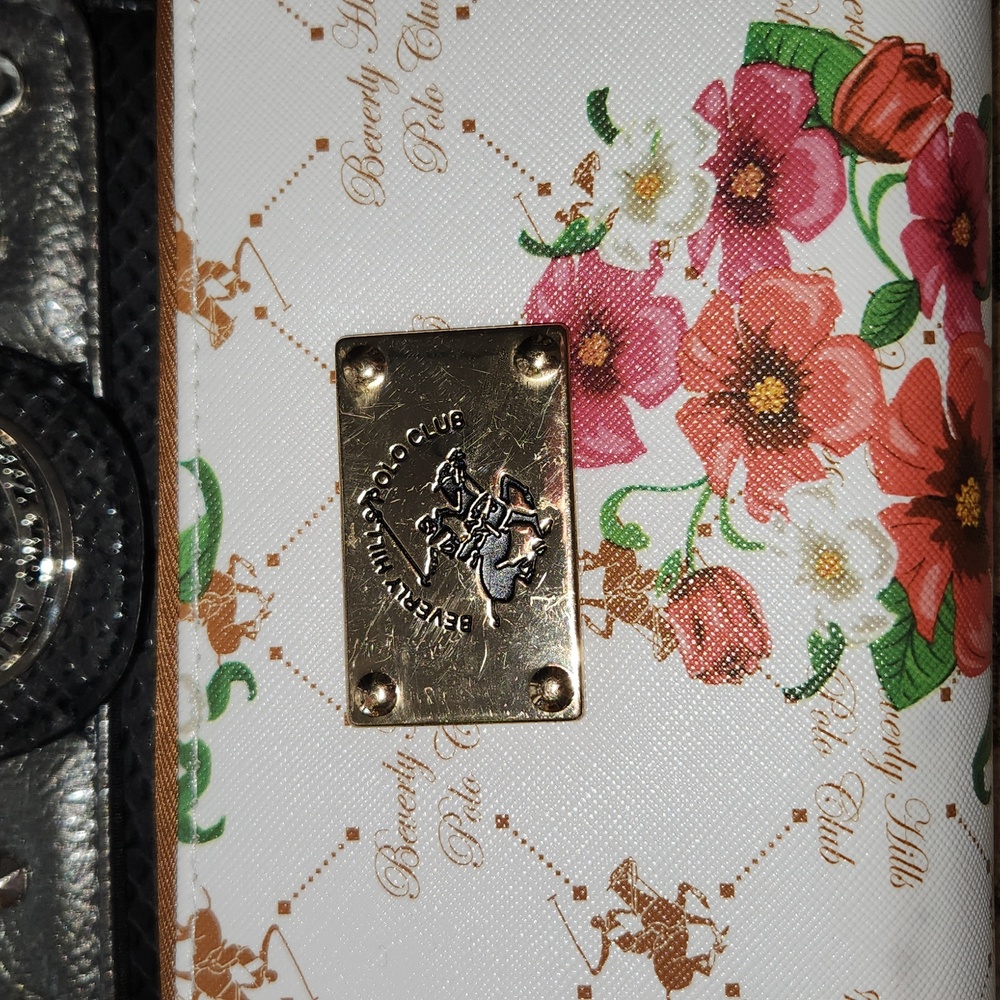 Bindle Of Wallets - Picture 2 of 16
